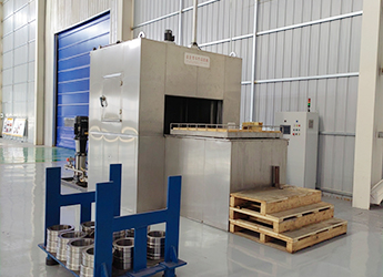 Cleaning machine for tray sets