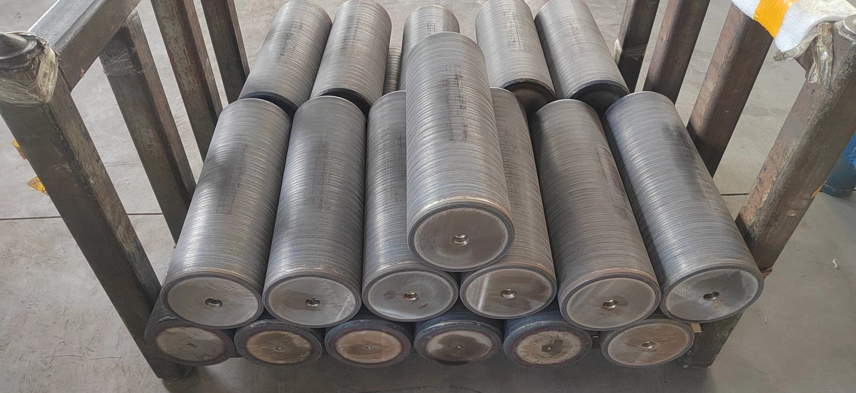 Intermediate frequency quenching of hinged pin shaft
